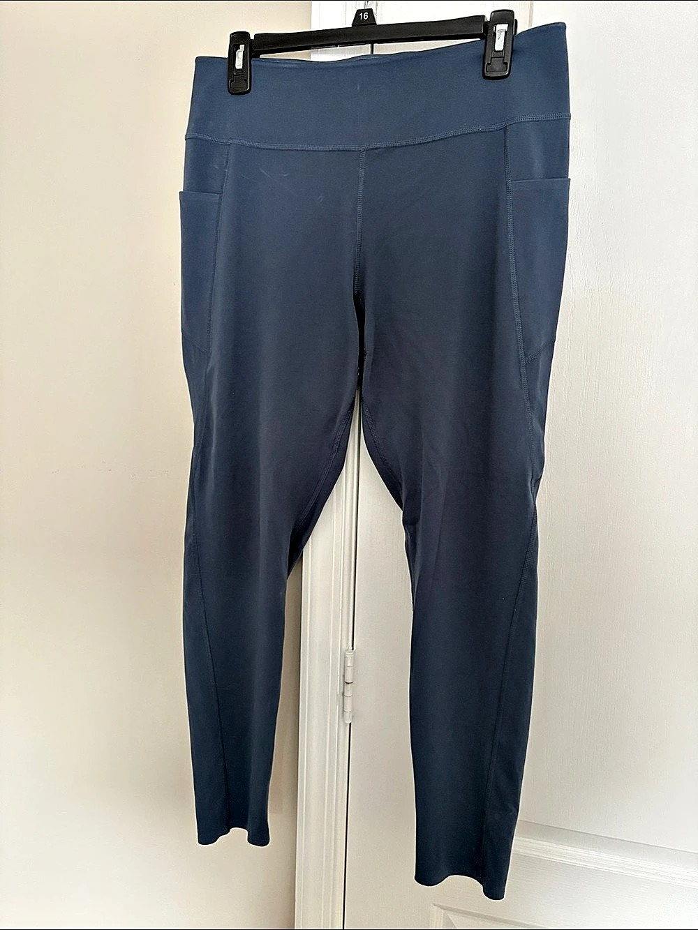 UNIQLO AIRism UV Protection Soft Leggings with Pockets Performance Leggings